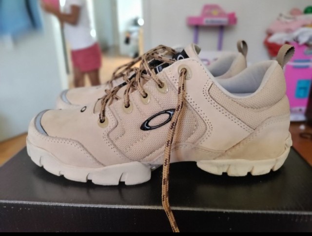 Botinha oakley nova - Roupas e calçados - Cachoeirinha, Belo Horizonte  999455741 | OLX