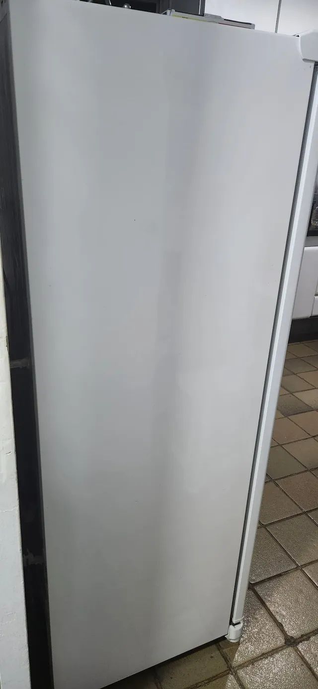 freezer vertical consul cvu26