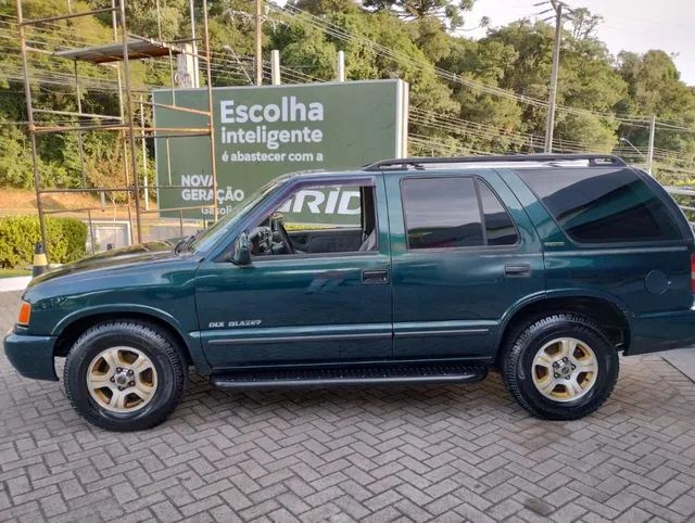 Chevrolet Blazer 2.4 4x2 em Curitiba