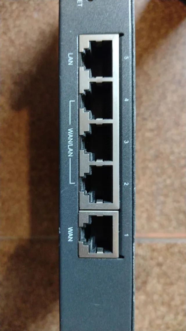TP-Link TL-R470T+ - Foto 2
