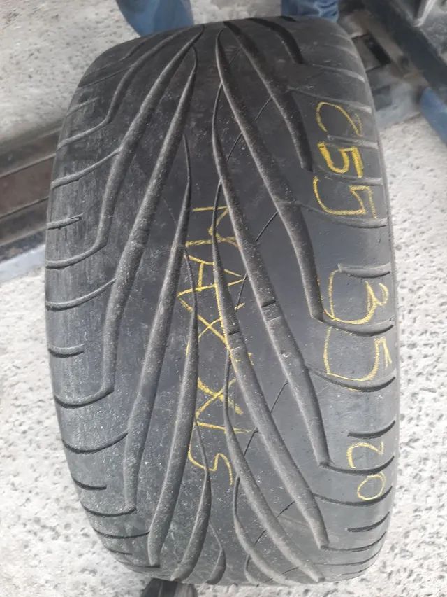 Pneu 245 35 20 Importado meia vida