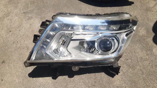 Farol da Nissan Frontier
