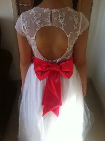 VESTIDO DAMINHA BRANCO COM LAÇO ROSA - Foto 4