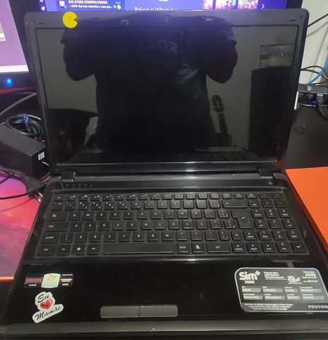 Notebook para conserto ou retirada de peças (sem HD)
