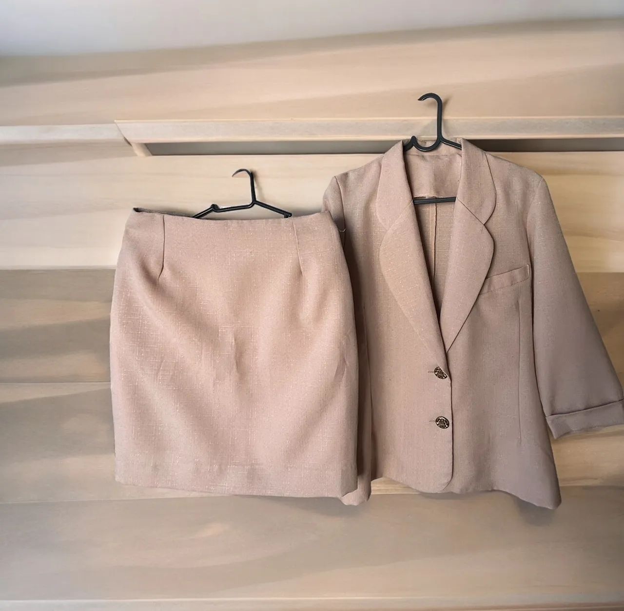 TERNINHO CASAQUINHO E SAIA