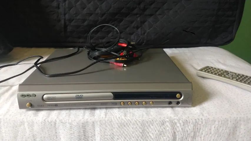 DVD Player CCE DVD-5100 com função karaokê