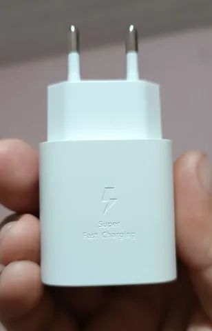 É SÓ A FONTE SUPER TURBO 25W SAMSUNG TIPO C BRANCA NOVA, ZERO. LEIA A DESCRIÇÃO