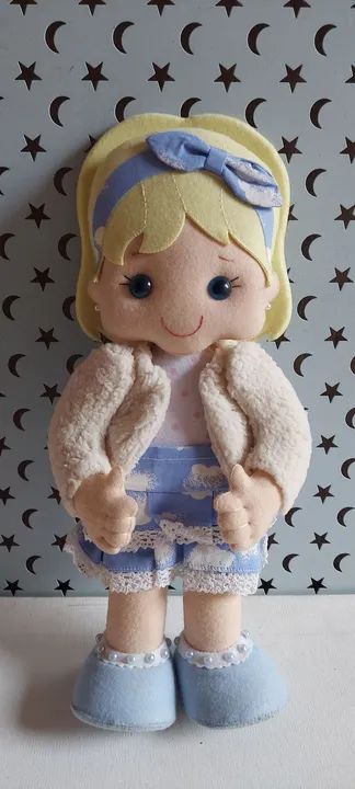 Boneca em feltro