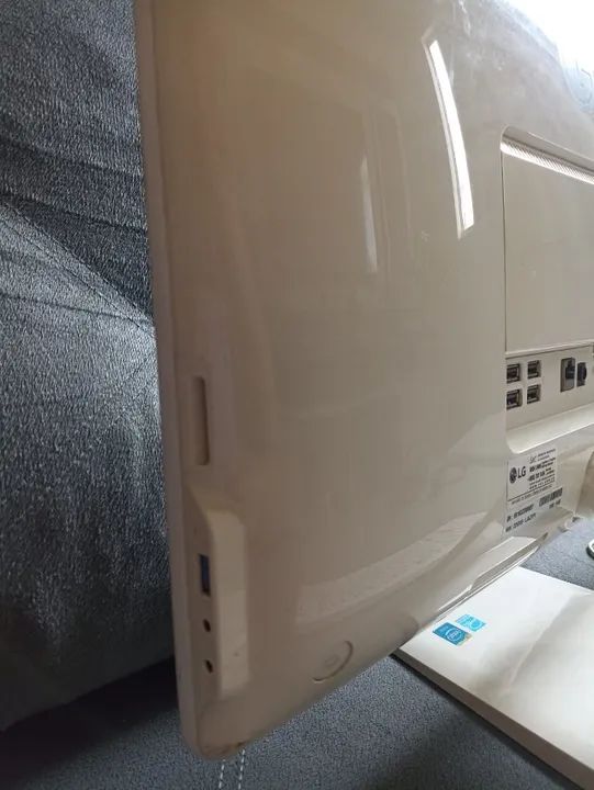 Vendo computador ALL in one LG 22V240 4 GB ram 500 GB armazenamento, teclado e mouse . - Foto 6