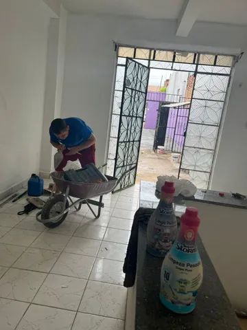 Vende-se casa(já alugada por 2.200,00) 2 andares com terreno na frente:na 13 de maio