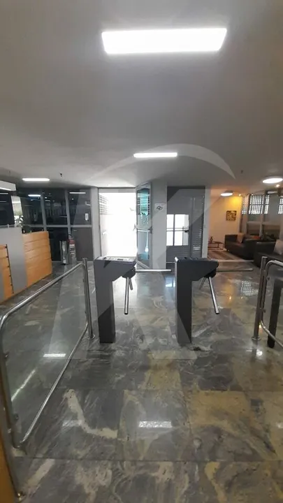 Venda de salas comerciais em Santana com área total de 260m2 com 8 vagas