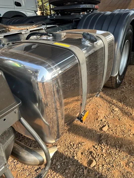 ACTROS 2651 6x4 ano 2022 com 67mil kms - Foto 8