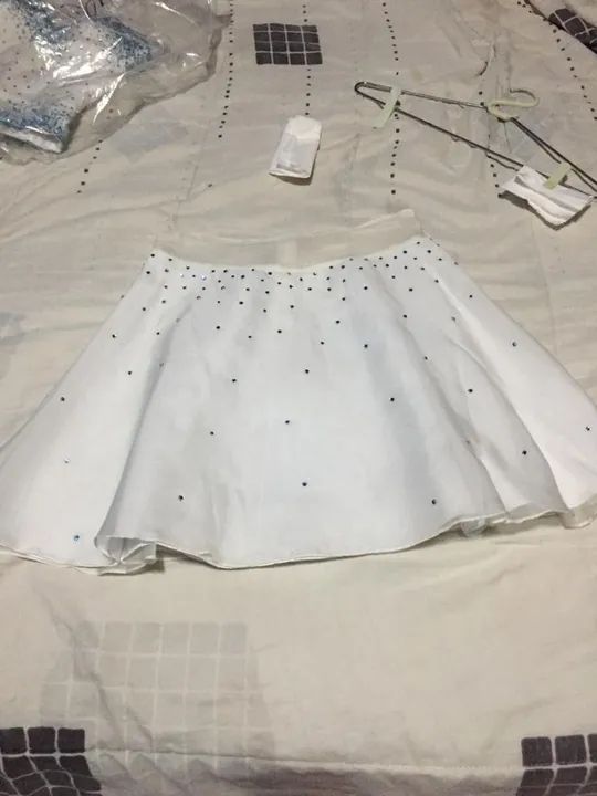 Vestido de festa branco com pedrarias azul by Stella Rocha - Foto 3