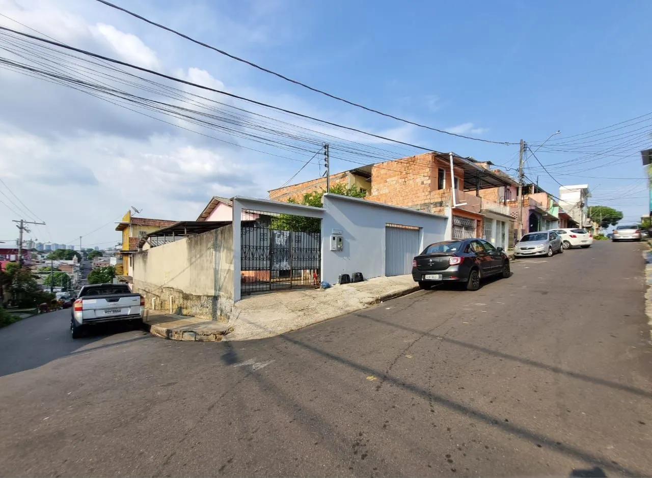 Bairro Santo Antônio - Casa com 2 quartos - Manaus/Am
