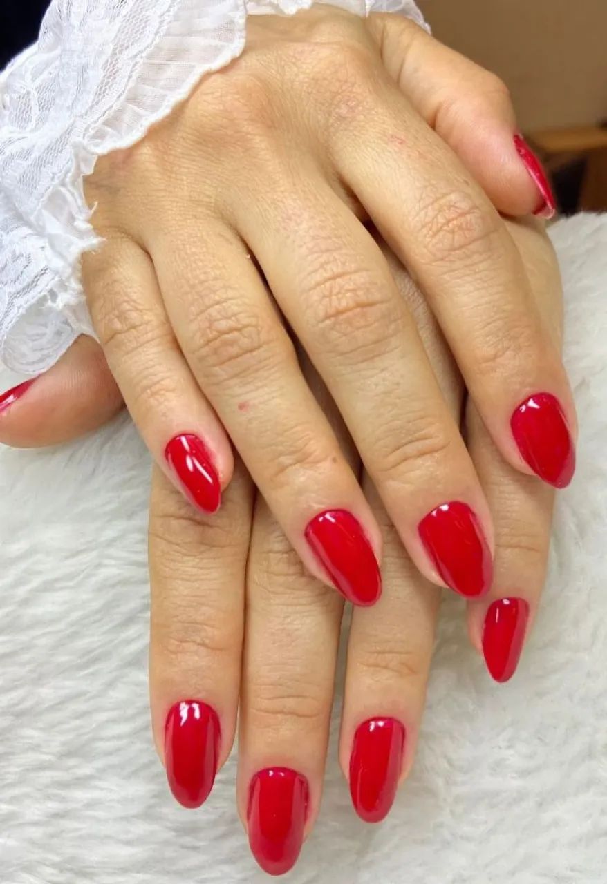 CONTRATA-SE MANICURE E NAIL DESIGNER no Jardim Botânico 