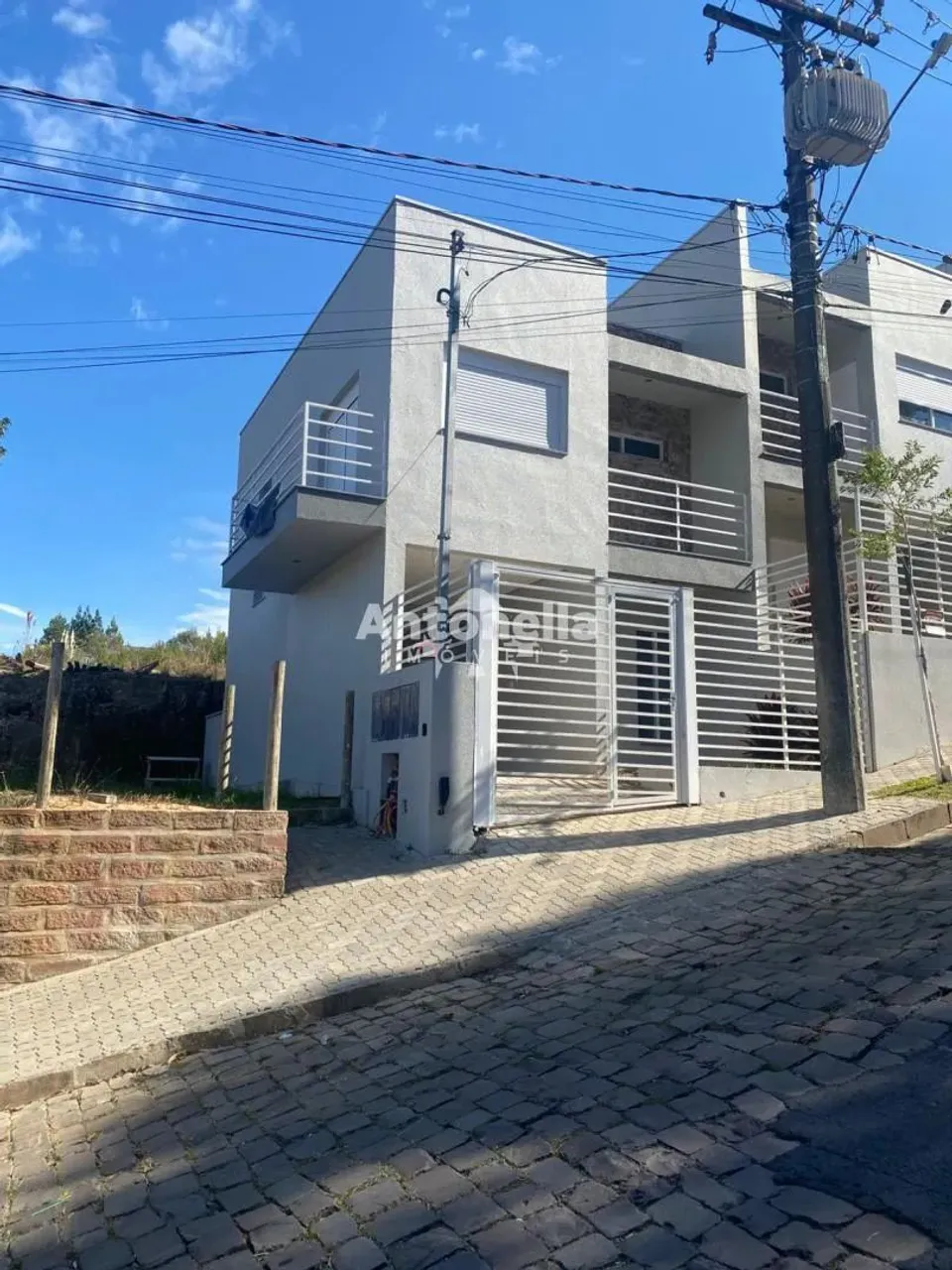 Sobrado de esquina à venda no bairro São Caetano REF: 8091