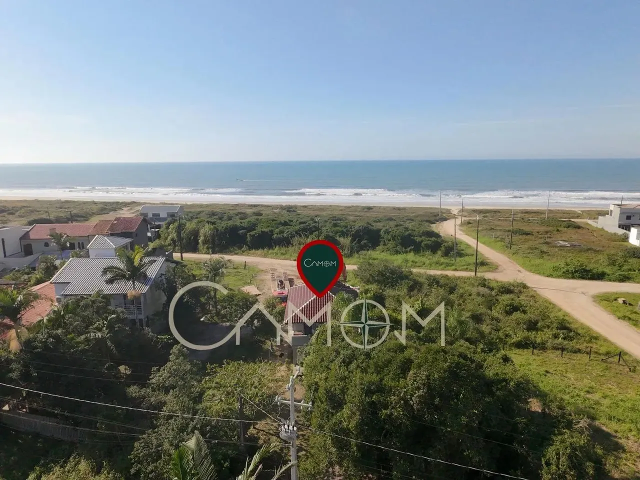 Sobrado para Venda em Guaratuba, Coroados, 2 dormitórios, 2 suítes, 1 banheiro, 3 vagas