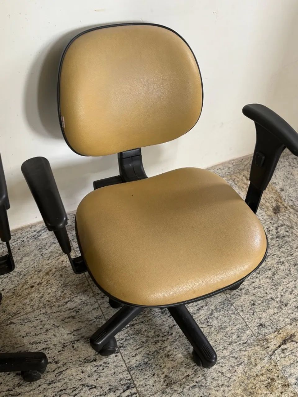 Cadeira secretária giratória