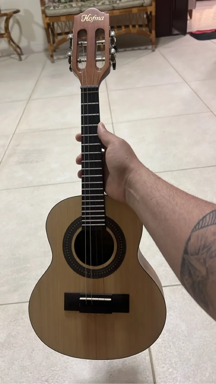 Vendo cavaquinho hofma com capitação