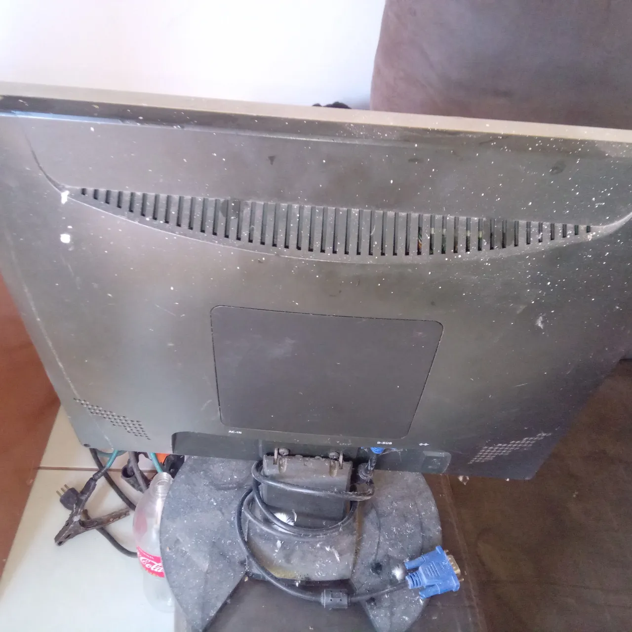 Monitor LCD Usado