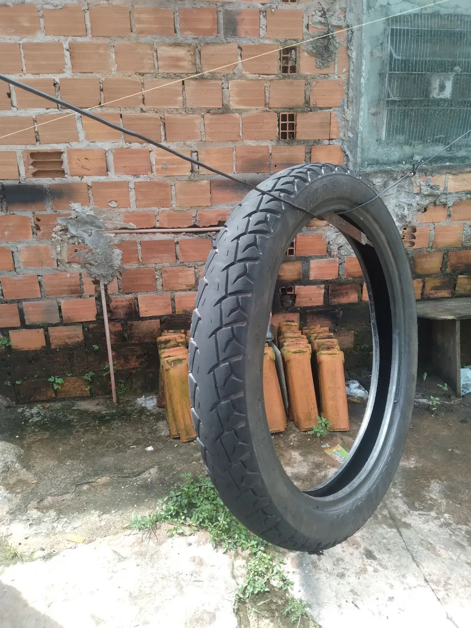 Pneu de Moto Usado um mês
