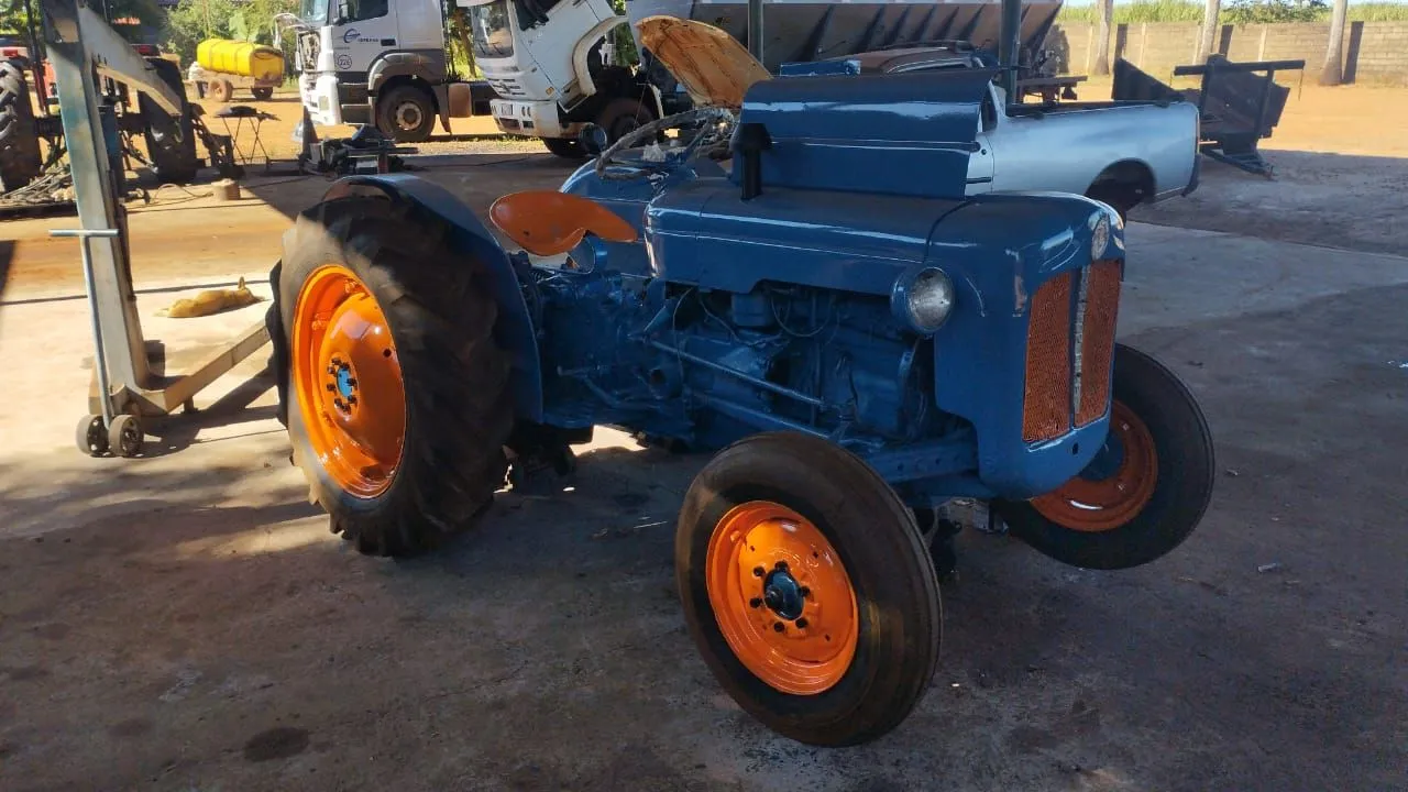 Trator Fordson dexta 1957 diesel
