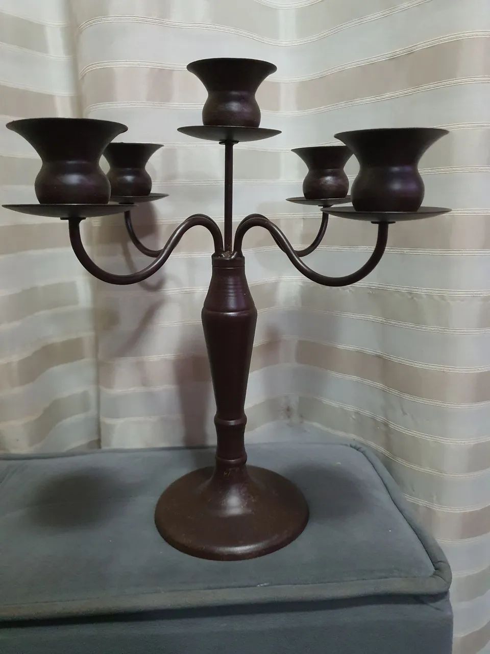 Candelabro de 5 braços em metal - Foto 5