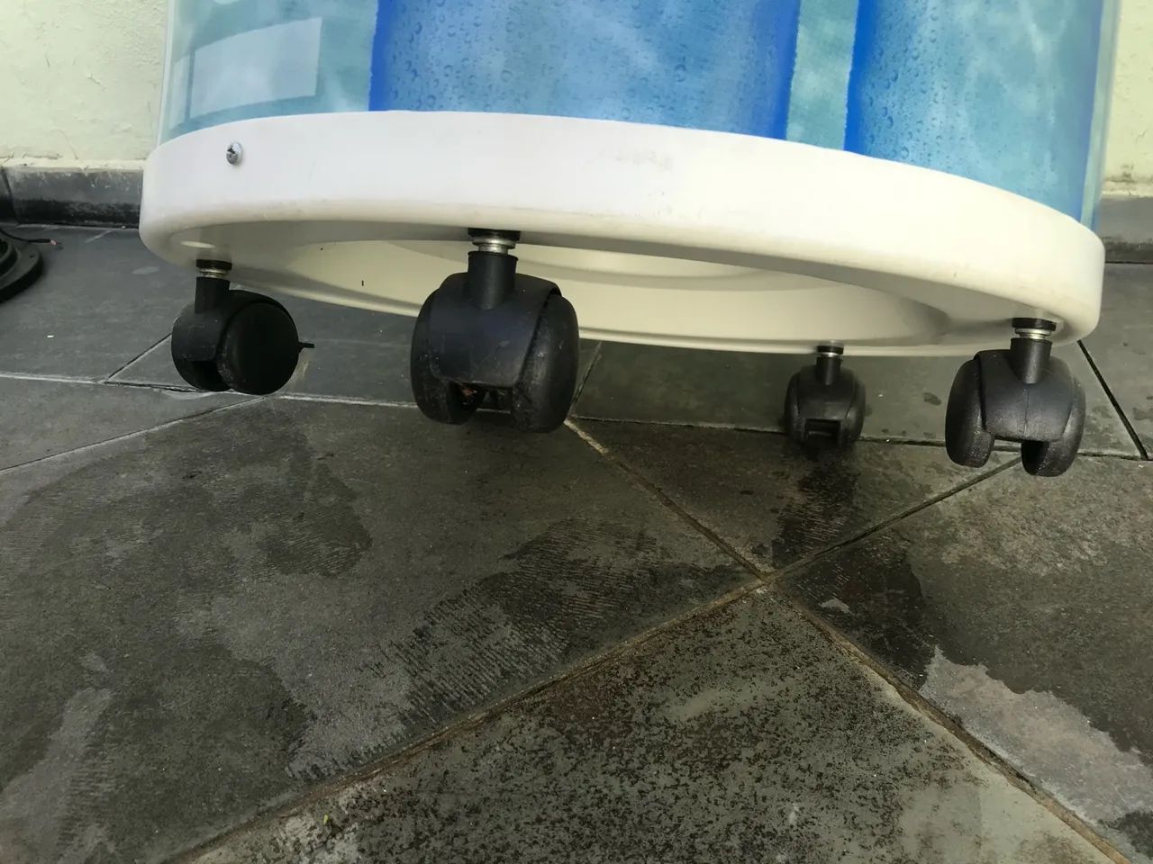 Cooler com rodízio para cerveja  - Foto 3