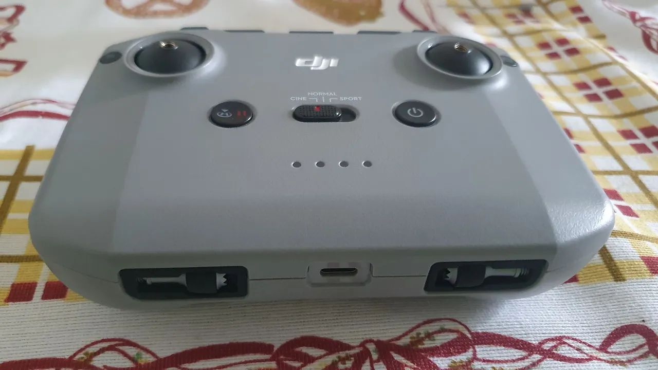 Dji Mini 3 c/ 03 baterias sendo um plus + bolsa e cartão - Foto 5