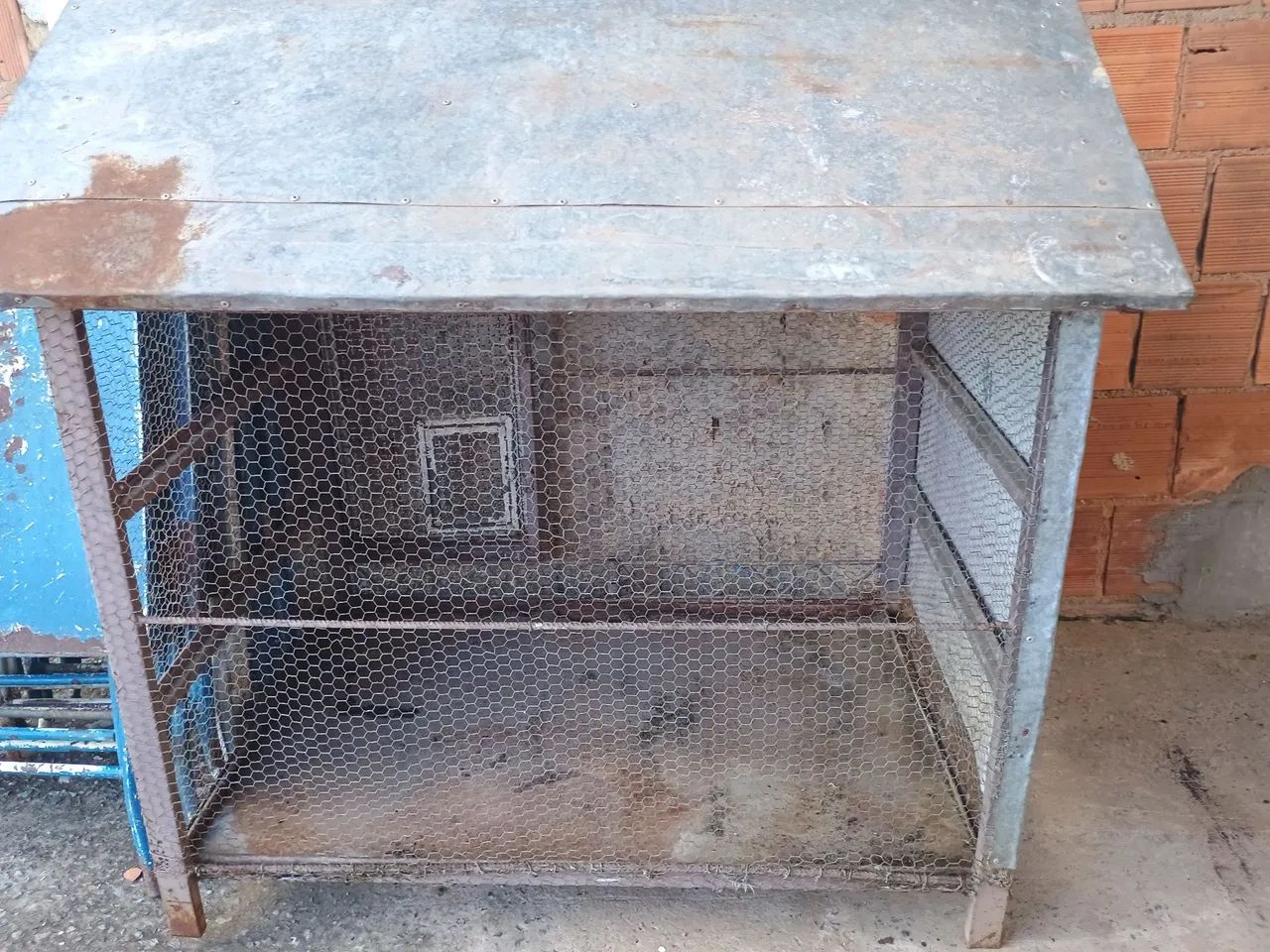 Vende-se viveiro para aves