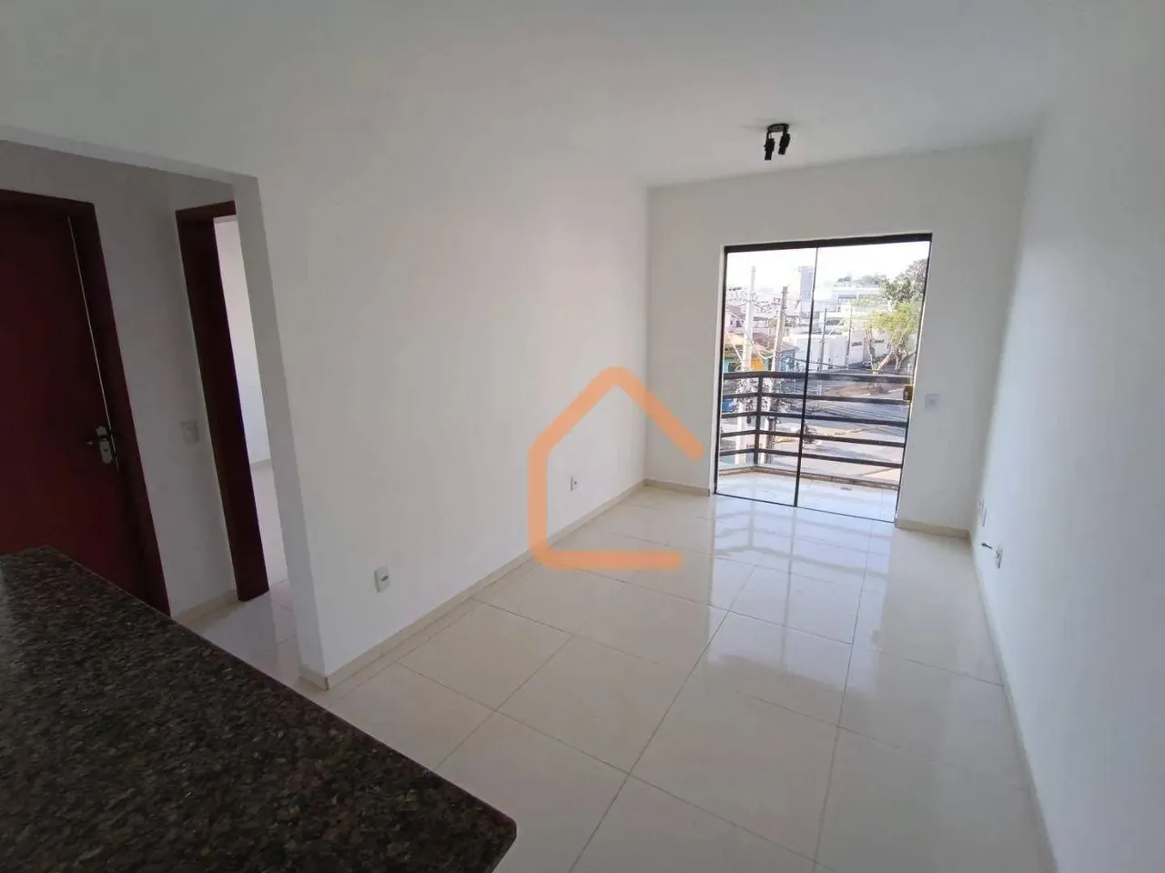 Apartamento com 1 dormitório para alugar, 68 m² por R$ 1.350,00/mês - Jardim Guanabara - P