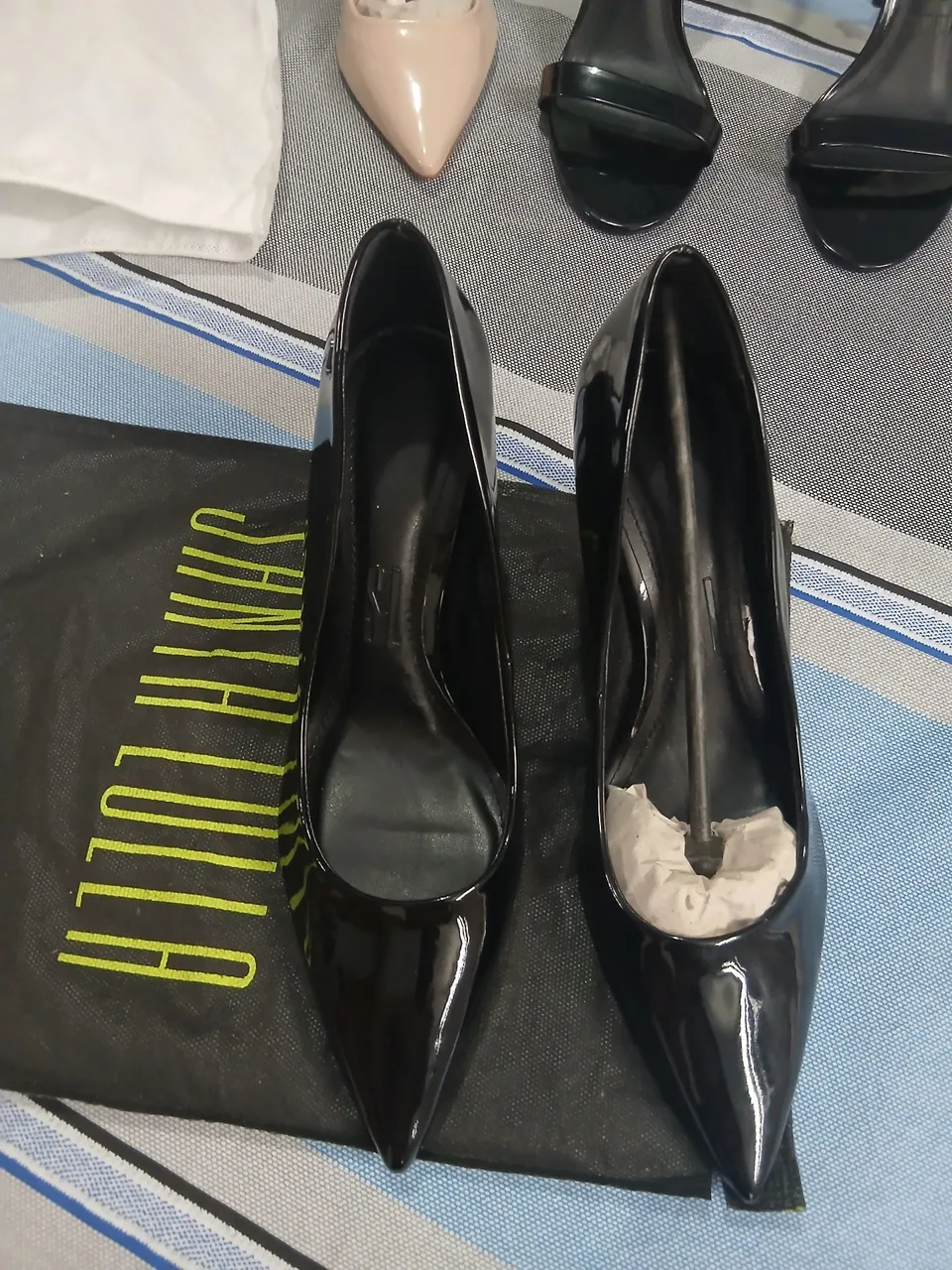 Scarpin Preto Verniz Santa Lolla - Novo / tamanho 38