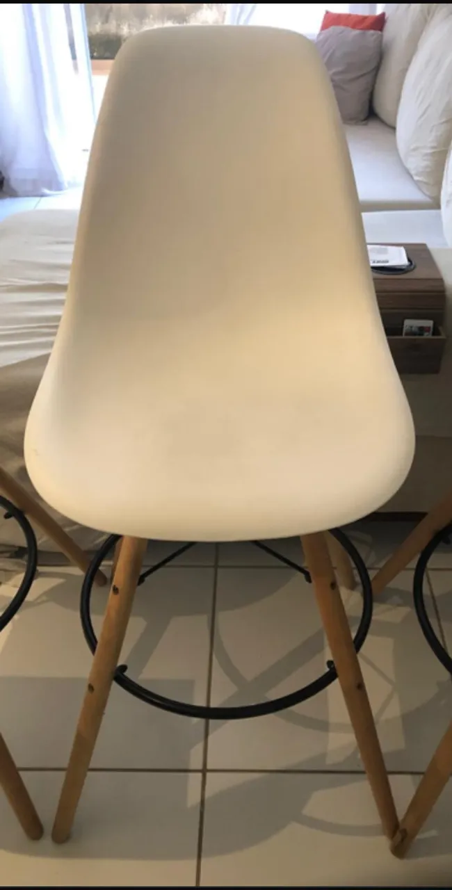 Cadeiras Eames Eiffel Base Madeira - Design Moderno