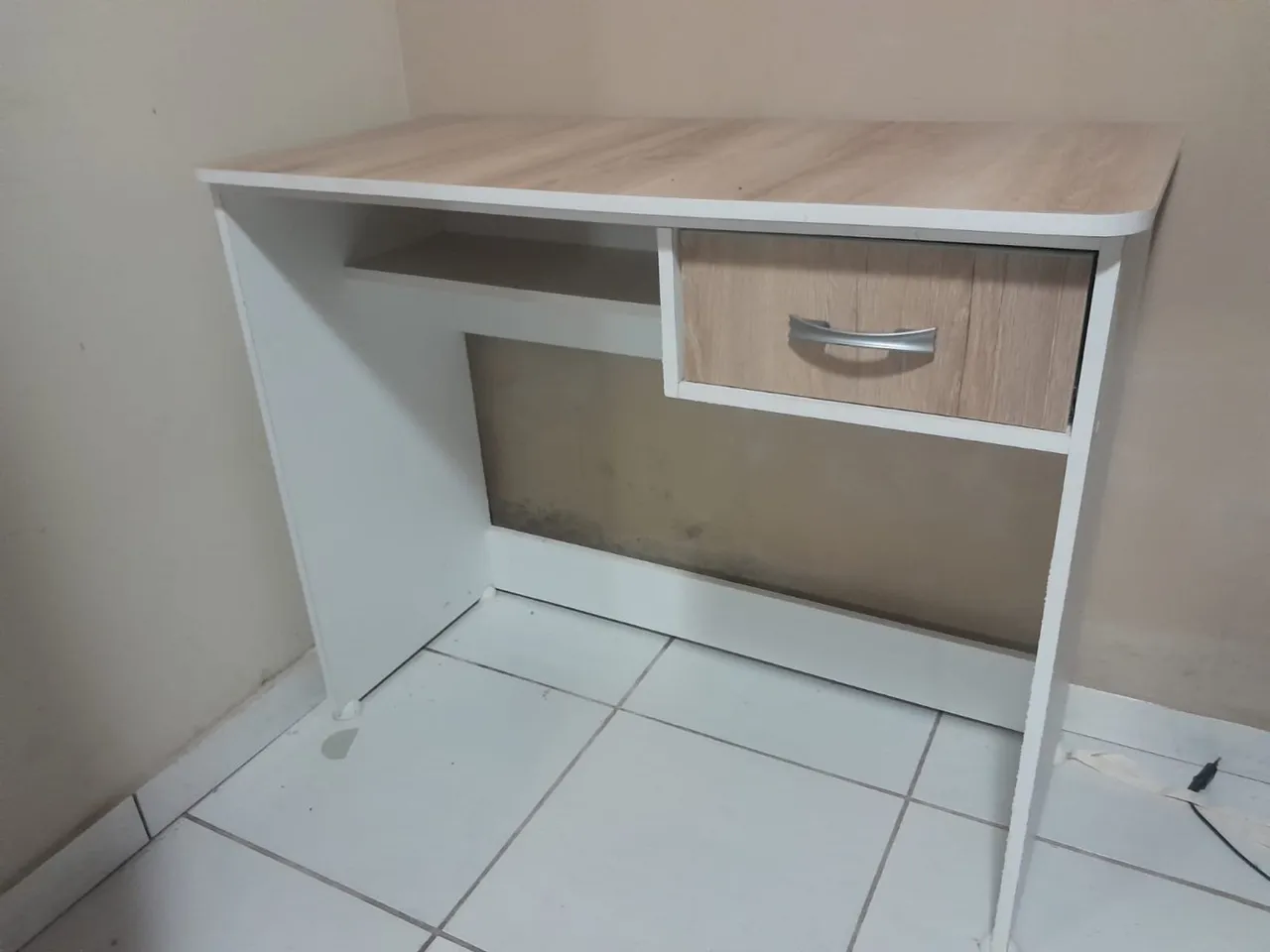 Escrivaninha com Gaveta - Ideal para estudo e trabalho