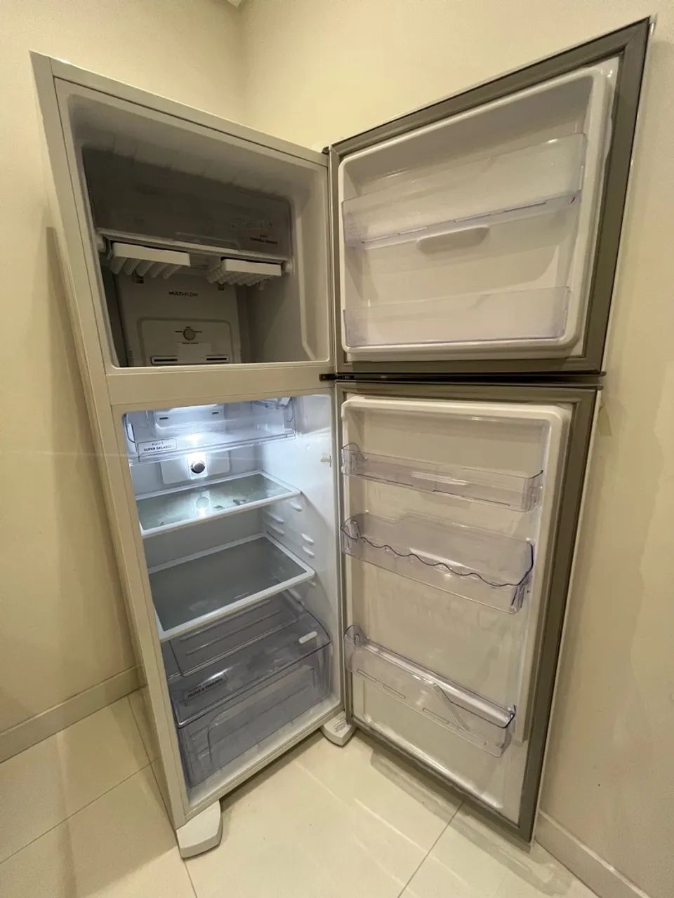 RETIRADA IMEDIATA - Geladeira Continental Duplex Branca - Foto 4