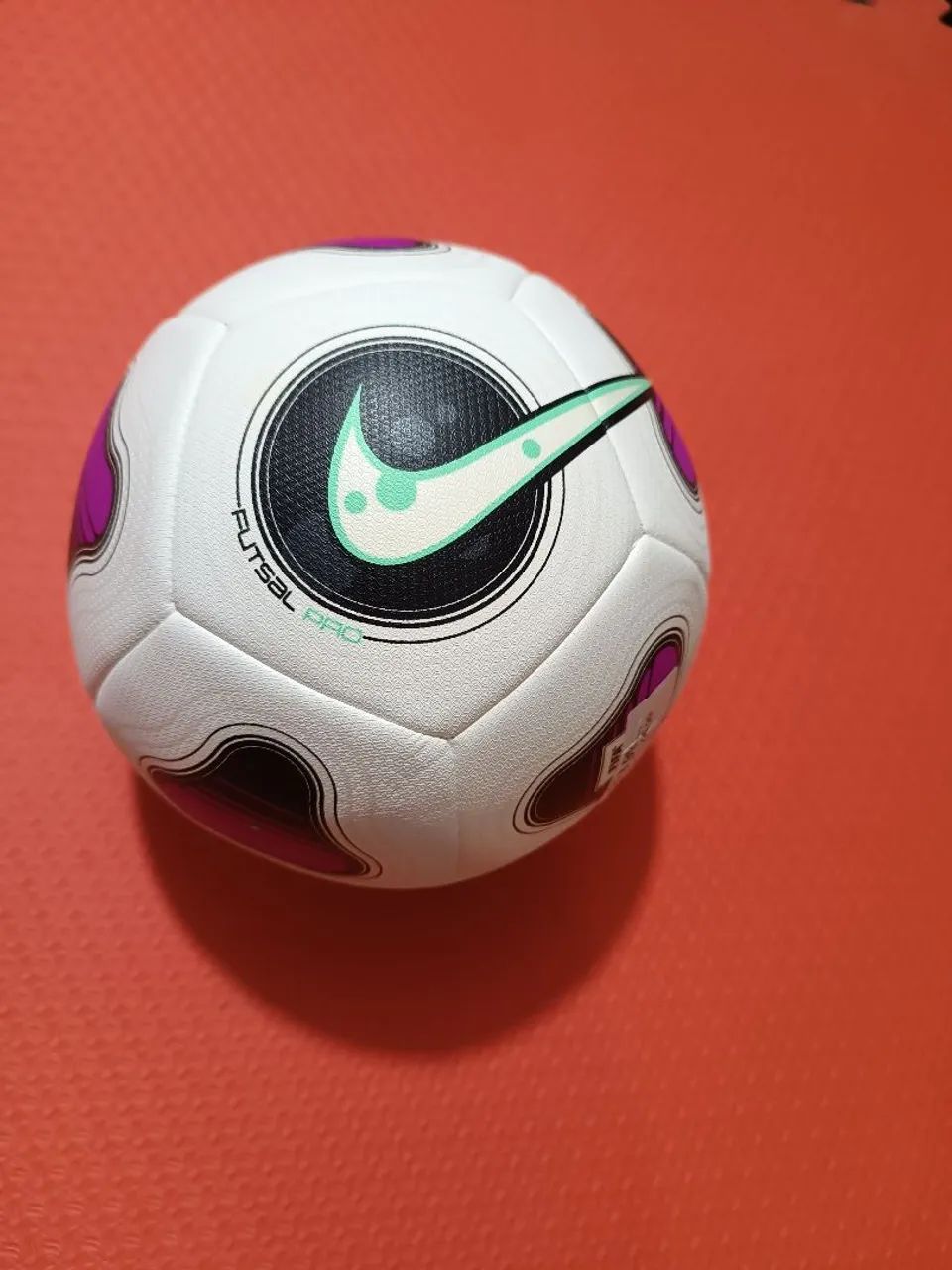 Bola de futebol de salão Nike nova  - Foto 4