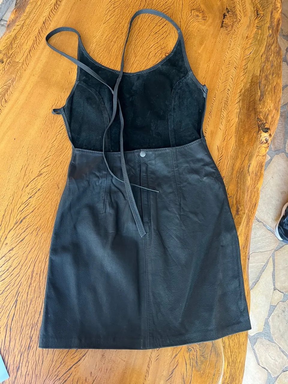 Vestido de couro legítimo preto - Foto 2