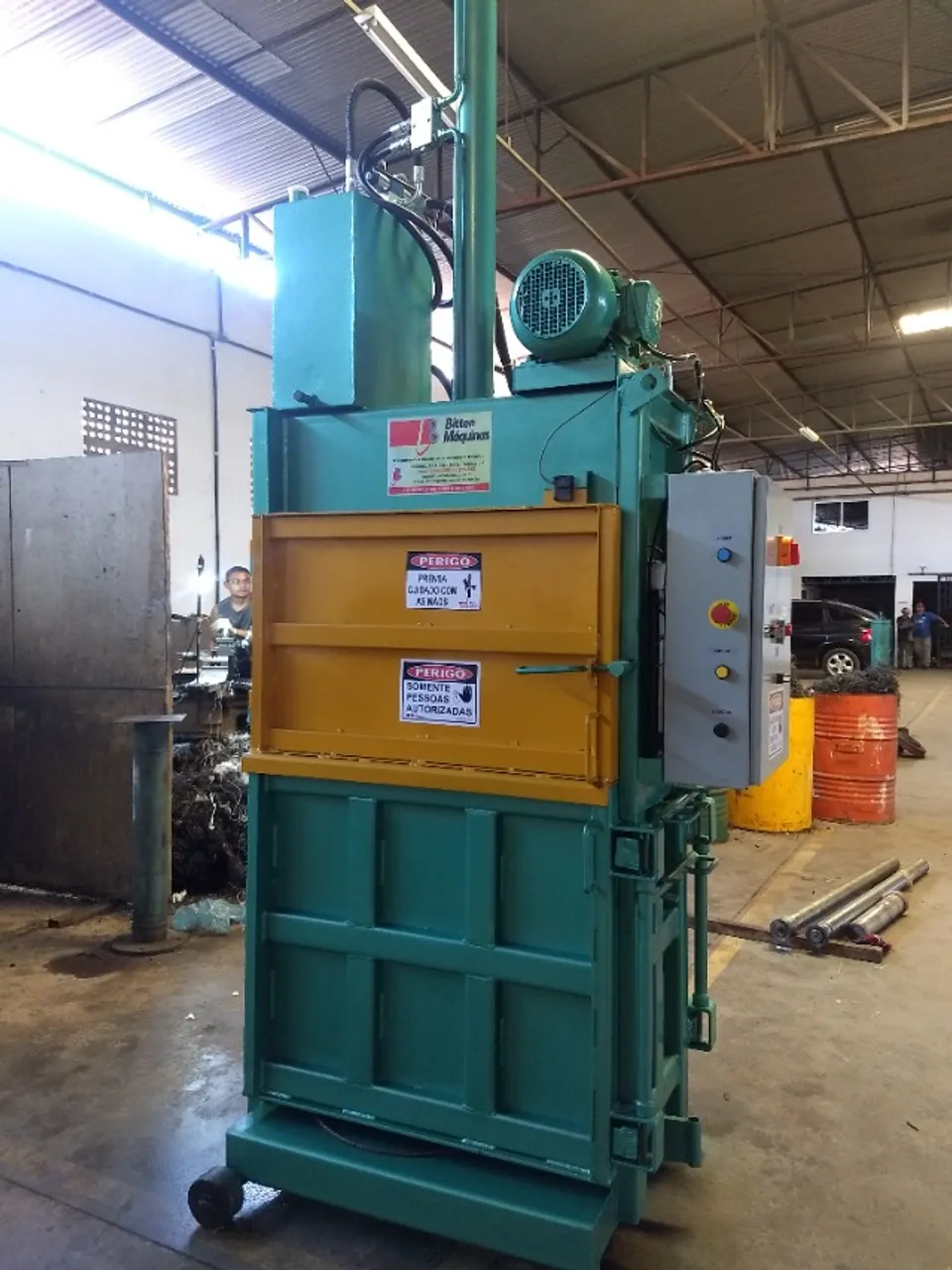 Prensa Hidráulica Vertical - Enfardadeira para fardos de resíduos para Reciclagem