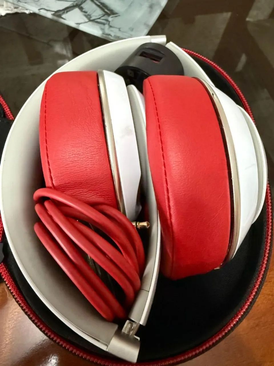 Beats Studio - Fones de Ouvido - Branco e Vermelho - Foto 2