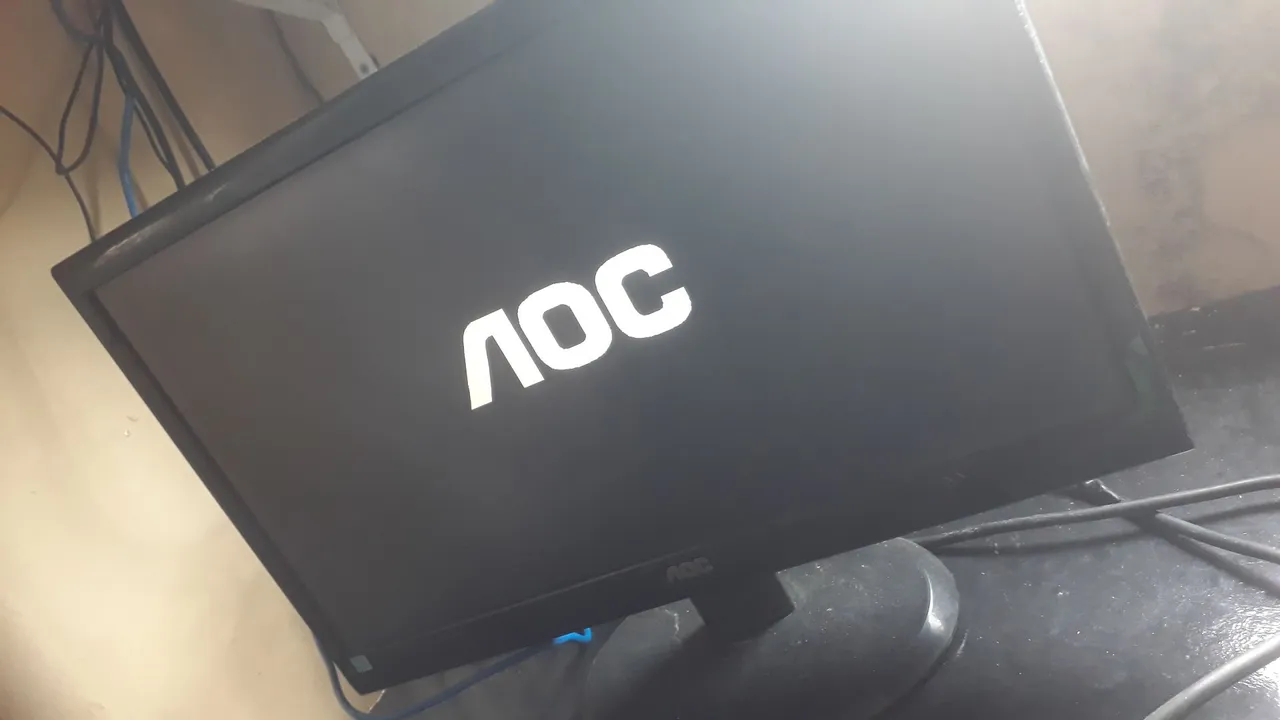 Monitor AOC