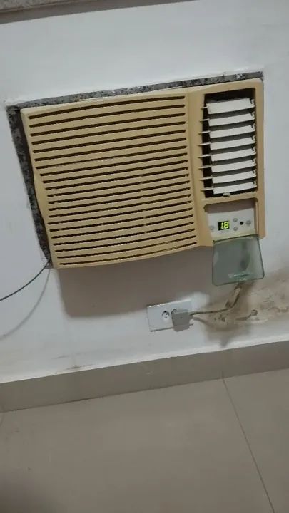 Ar Condicionado de Janela - Usado - Foto 2