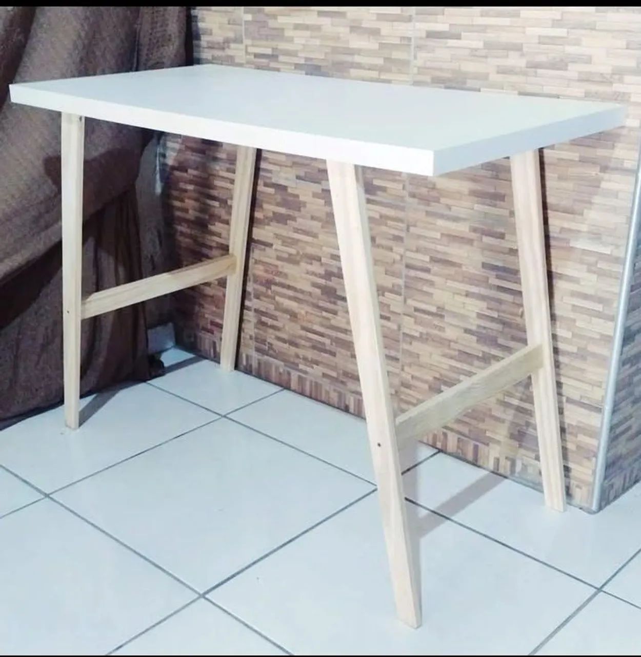 Mesa de escritório branca com design moderno - Foto 3