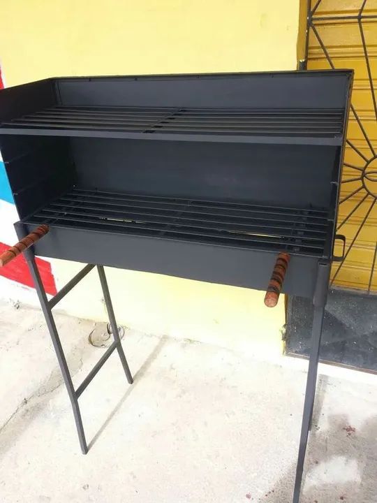 Churrasqueira de ferro com estrutura móvel - Foto 3
