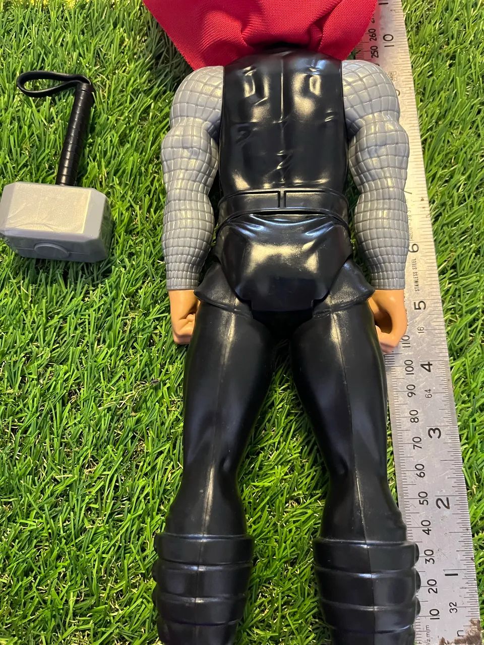 Thor, da Marvel, com seu martelo Mjölnir - Foto 3