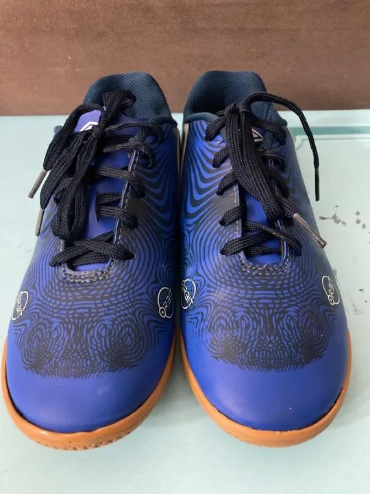 Chuteira Futsal Umbro Orbit Infantil - Tamanho 33