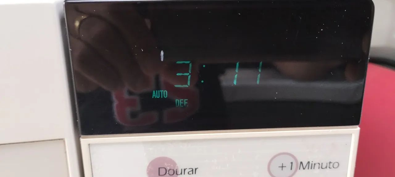 Microondas Brastemp com Grill 38 litros - baixei pra vender R$350,00 - Foto 3