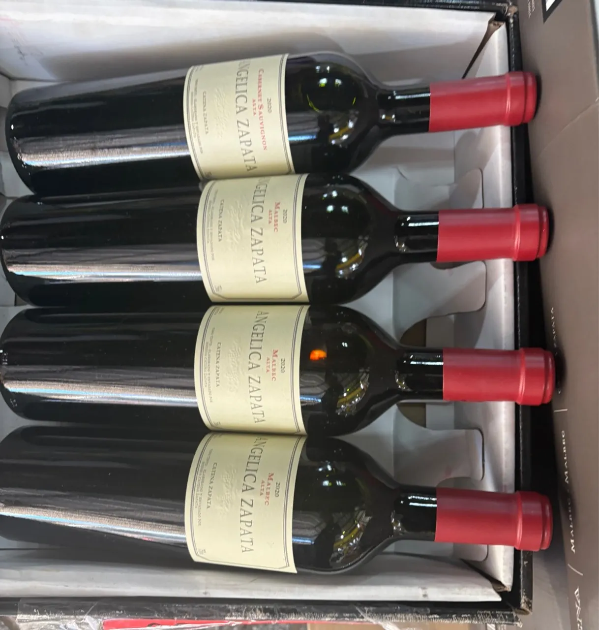Caixa de Vinho Angelica Zapata 2020