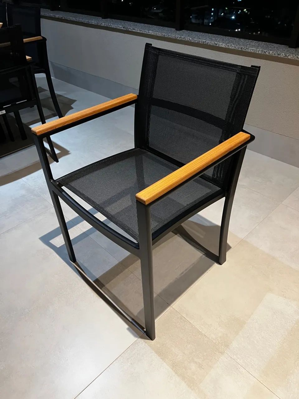 Vendo Cadeira de  Alumínio e Tela Sling