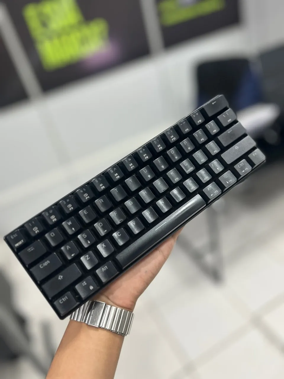 Teclado Mecânico 60% Preto - Perfeito para jogos