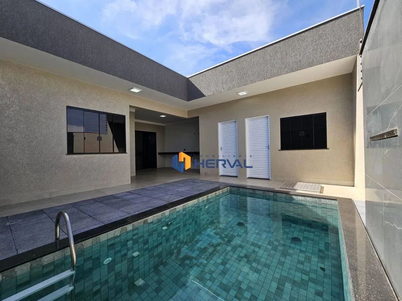 Casa com 3 quartos à venda, 138 m² por R$ 850.000 - Bom Jardim - Maringá/PR